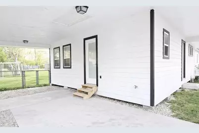 515 E Prairie Avenue, Eagle Lake, TX 77434 - Photo 2
