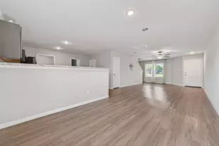 940 21st St, Hempstead, TX 77445 - Photo 16