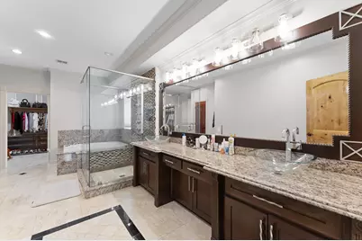 2012 Forest Hill Boulevard, Houston, TX 77023 - Photo 14