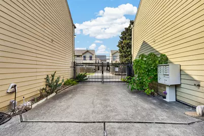 2202 Naomi Street #3, Houston, TX 77054 - Photo 26