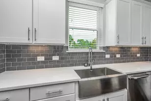 756 W Donovan St, Houston, TX 77091 - Photo 8