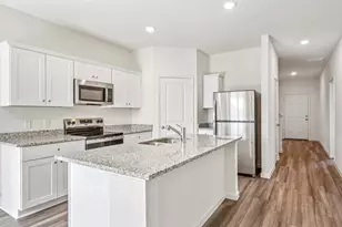 504 McFadin Wy, Taylor, TX 76574 - Photo 4