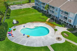 500 Tiki Dr, Tiki Island, TX 77554 - Photo 20