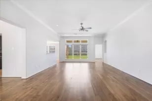 5446 Seabird St, Baytown, TX 77521 - Photo 4