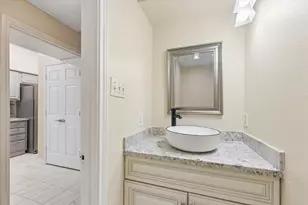 1035 Fountain View Dr, Houston, TX 77057 - Photo 16