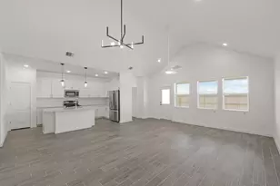 7807 Jasper Mdws Wy, Angleton, TX 77515 - Photo 8