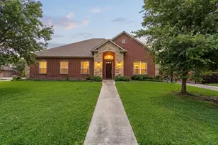 2329 Willowby Dr, Houston, TX 77008 - Photo 1