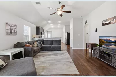 3050 Hawthorne Glen Lane, League City, TX 77539 - Photo 10