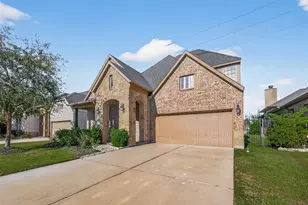 4926 Thunder Creek Ln, Sugar Land, TX 77479 - Photo 4