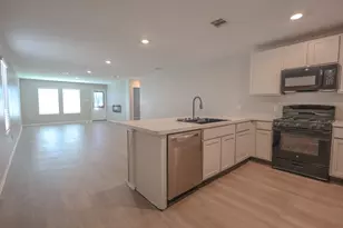 104 Austin Rd, Angleton, TX 77515 - Photo 2