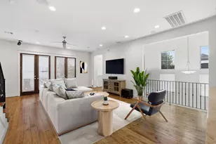 2322 Beall St, Houston, TX 77008 - Photo 2