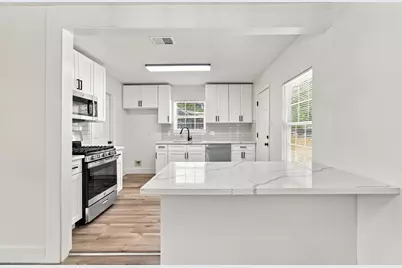 6139 Westover Street, Houston, TX 77033 - Photo 8
