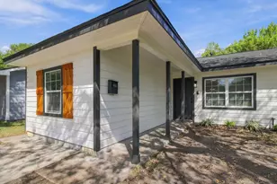 6139 Westover St, Houston, TX 77033 - Photo 2