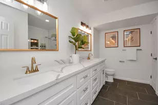 2619 Stoney Brook Dr, Houston, TX 77063 - Photo 16