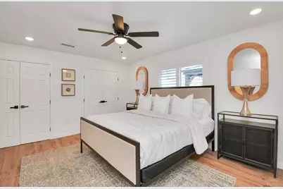 2619 Stoney Brook Drive, Houston, TX 77063 - Photo 10