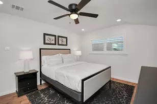 2619 Stoney Brook Dr, Houston, TX 77063 - Photo 18