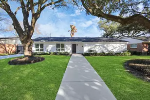 2619 Stoney Brook Dr, Houston, TX 77063 - Photo 1