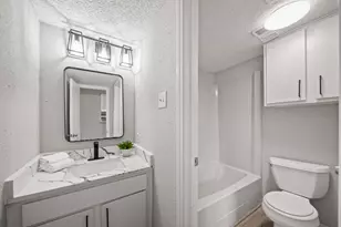 9393 Westwood Village Dr, Houston, TX 77036 - Photo 8