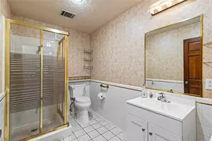 319 S Rivershire Dr, Conroe, TX 77304 - Photo 12