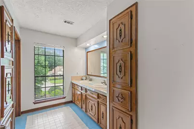 319 S Rivershire Drive, Conroe, TX 77304 - Photo 30
