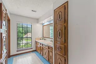 319 S Rivershire Dr, Conroe, TX 77304 - Photo 30