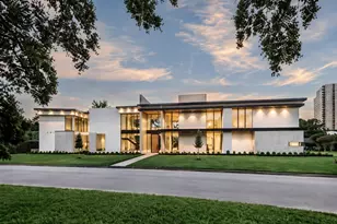 5403 Meadow Lake Ln, Houston, TX 77056 - Photo 1