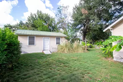 1406 S Austin Street, Brenham, TX 77833 - Photo 18