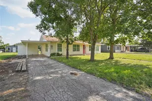 109 2nd St, Center Point, TX 78010 - Photo 2