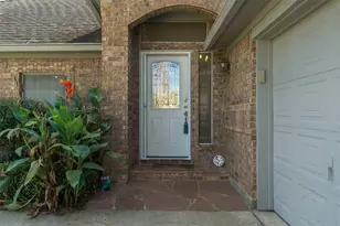 1110 Mabry Mill Rd, Houston, TX 77062 - Photo 2