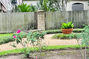 2800 Jeanetta St, Houston, TX 77063 - Photo 12