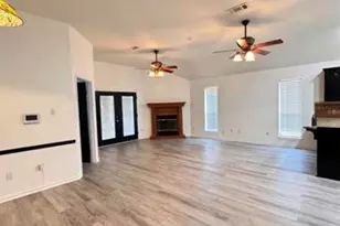 211 S 5th 1/2 St, Nederland, TX 77627 - Photo 16