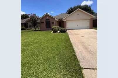 211 S 5th 1/2 Street, Nederland, TX 77627 - Photo 2