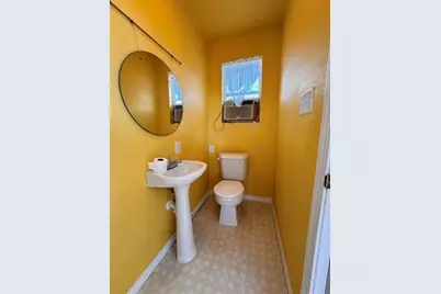 211 S 5th 1/2 Street, Nederland, TX 77627 - Photo 4