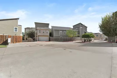 241 Lenox Street, Houston, TX 77011 - Photo 32