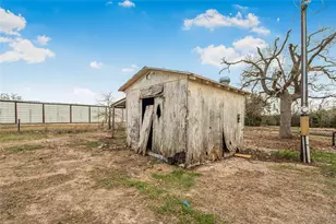 107 Leaning Oaks St, Somerville, TX 77879 - Photo 16