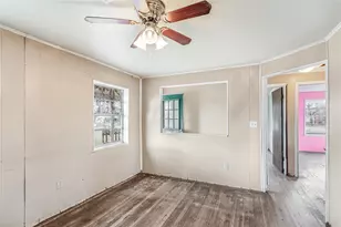 107 Leaning Oaks St, Somerville, TX 77879 - Photo 8
