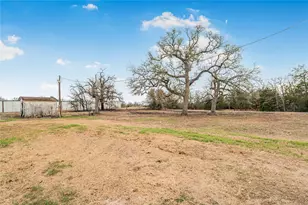 107 Leaning Oaks St, Somerville, TX 77879 - Photo 14