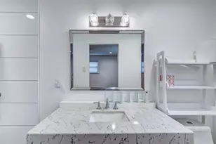 1202 Shadeland Dr, Houston, TX 77043 - Photo 4