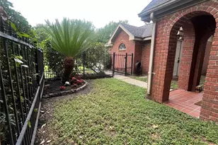 9602 Top Gallant Ct, Houston, TX 77065 - Photo 4