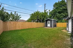 8755 Cowart St, Houston, TX 77029 - Photo 44