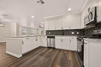 8755 Cowart Street, Houston, TX 77029 - Photo 18