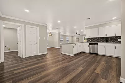 8755 Cowart Street, Houston, TX 77029 - Photo 16