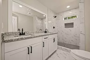 8755 Cowart St, Houston, TX 77029 - Photo 38