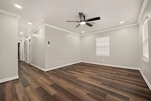 8755 Cowart St, Houston, TX 77029 - Photo 14