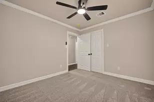 8755 Cowart St, Houston, TX 77029 - Photo 30
