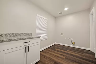 8755 Cowart Street, Houston, TX 77029 - Photo 22