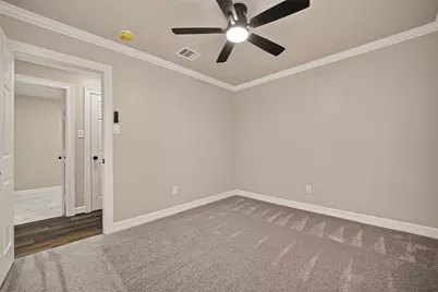 8755 Cowart Street, Houston, TX 77029 - Photo 34
