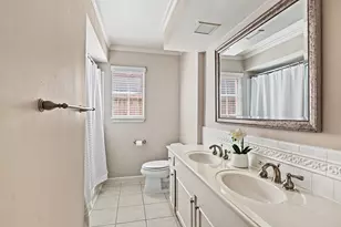 7915 Meadow Lake Ln, Houston, TX 77063 - Photo 20