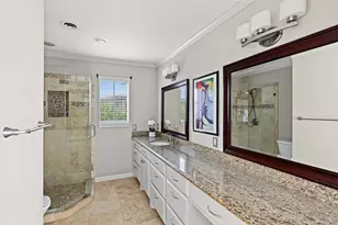7915 Meadow Lake Ln, Houston, TX 77063 - Photo 16