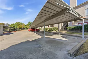 10855 Meadowglen Ln, Houston, TX 77042 - Photo 30